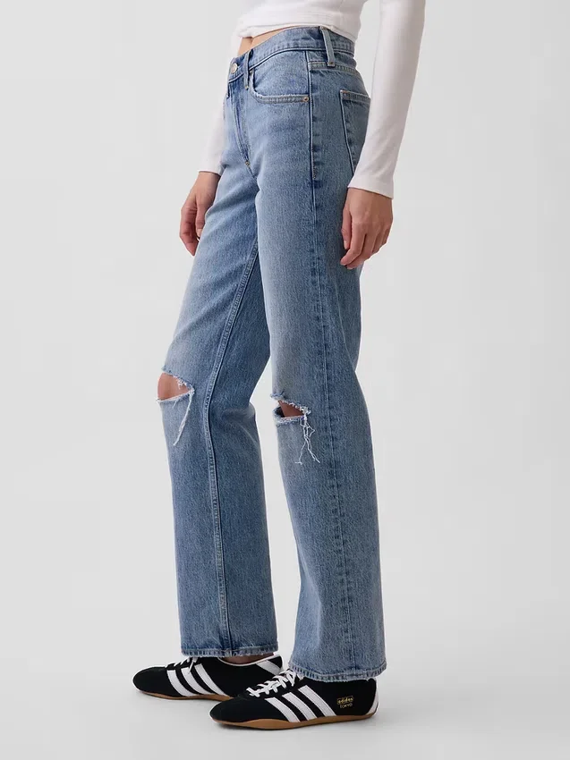 Jeans med middels høy midje og avslappet, rett passform