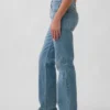 Jeans med middels høy midje og avslappet, rett passform