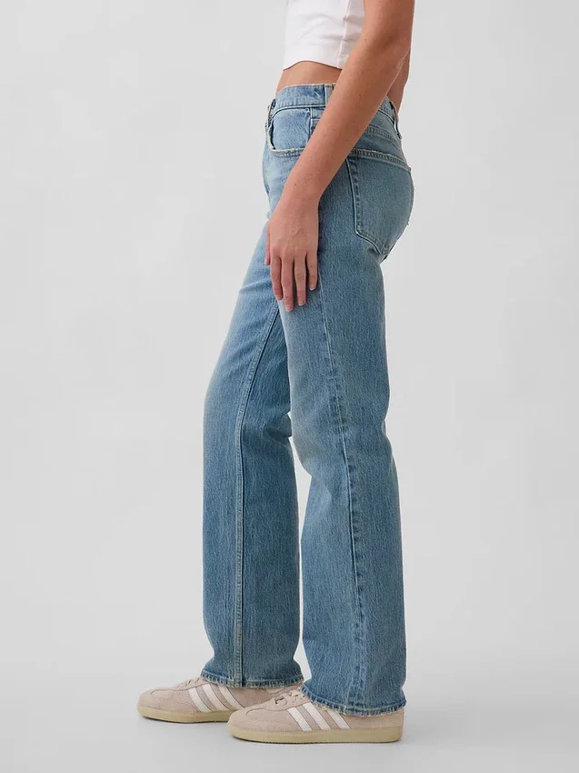 Jeans med middels høy midje og avslappet, rett passform