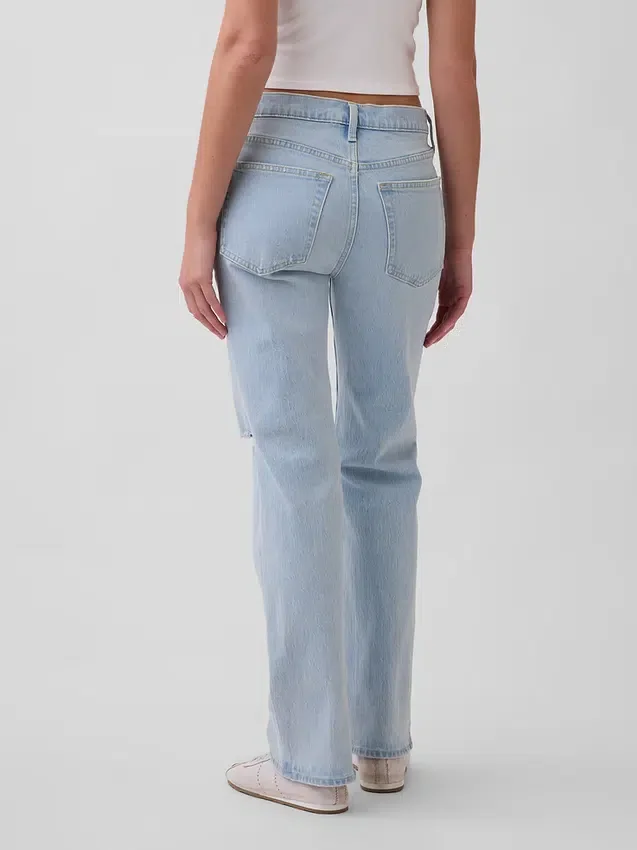Jeans med middels høy midje og avslappet, rett passform