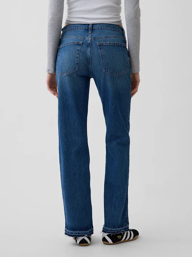 Jeans med middels høy midje og avslappet, rett passform