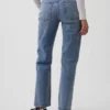 Jeans med middels høy midje og avslappet, rett passform