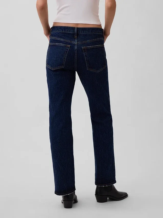 Jeans med middels høy midje og avslappet, rett passform