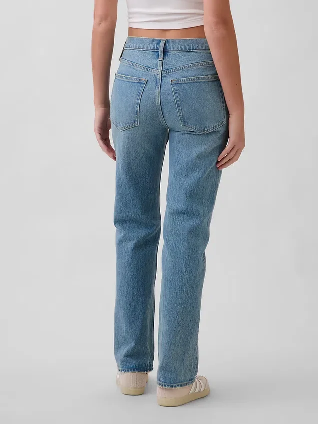Jeans med middels høy midje og avslappet, rett passform