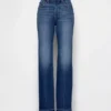 Jeans med middels høy midje og avslappet, rett passform