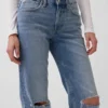Jeans med middels høy midje og avslappet, rett passform