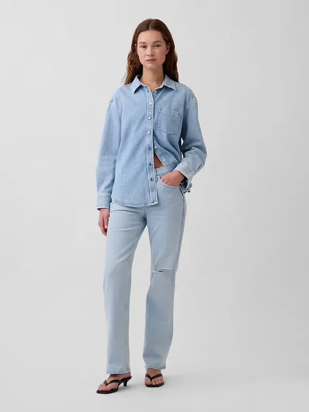 Jeans med middels høy midje og avslappet, rett passform