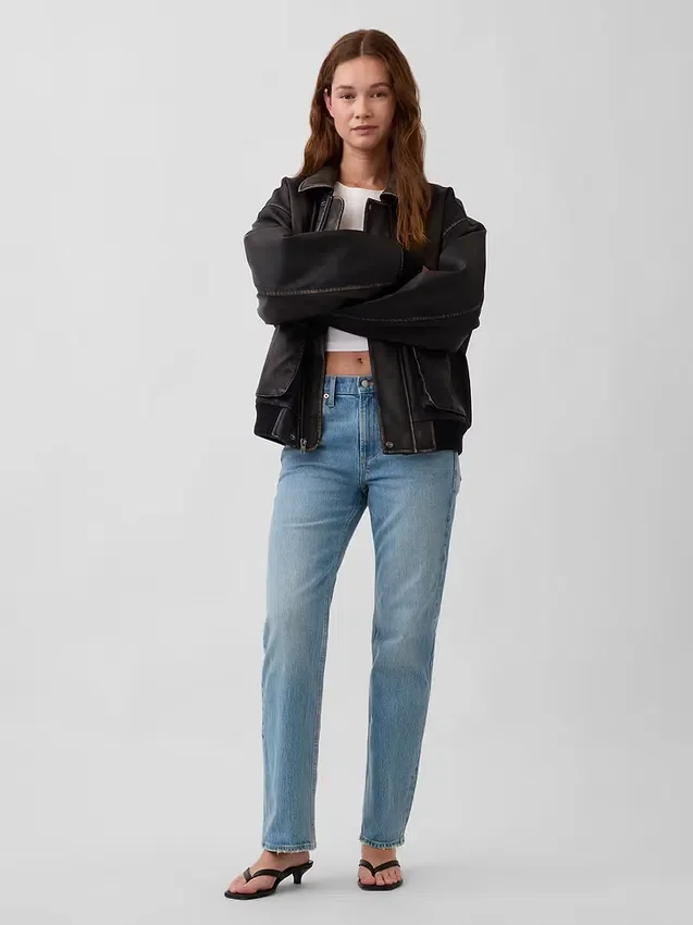 Jeans med middels høy midje og avslappet, rett passform