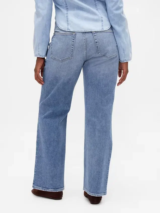 Jeans med middels høy midje og avslappet, rett passform