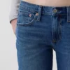 Jeans med middels høy midje og avslappet, rett passform