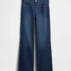 Jeans med middels høy midje og avslappet utvidet ben