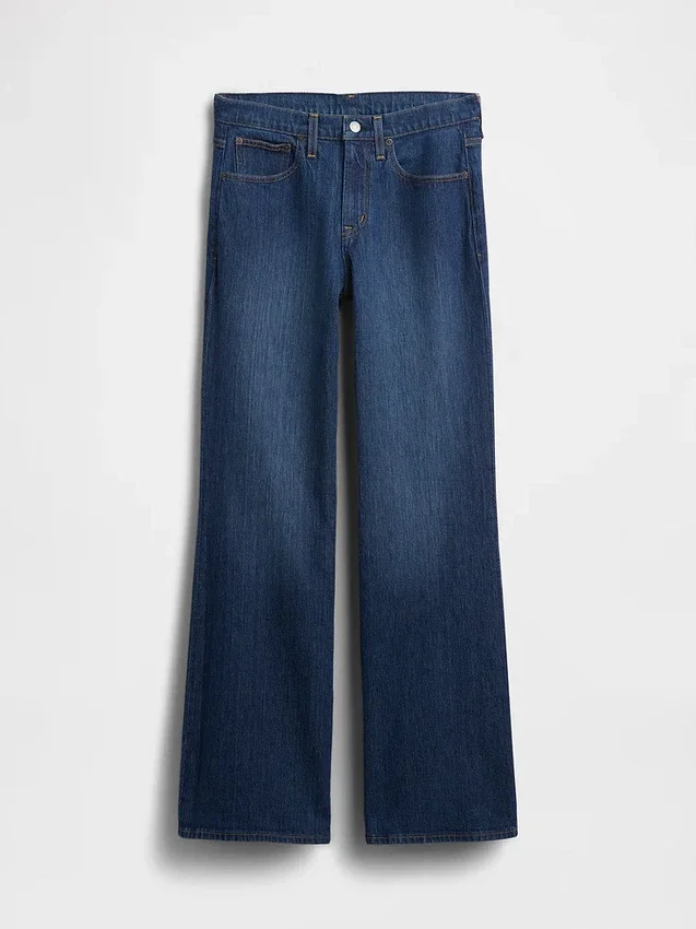 Jeans med middels høy midje og avslappet utvidet ben