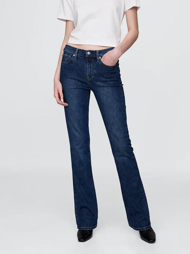 Jeans med middels høy midje og baby boot-ben
