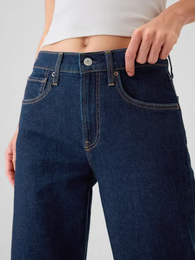 Jeans med middels høy midje og løs passform i 90-tallsstil