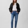 Jeans med middels høy midje og smal, avsmalnende passform