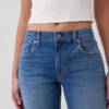 Jeans med middels høy midje og smal, avsmalnende passform
