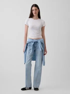 Jeans med middels høy midje, søm og avslappet, rett passform