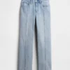 Jeans med middels høy midje, søm og avslappet, rett passform