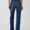 Jeans med middels høy midje, splittet kant og avslappet, rett passform