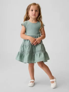 Kjole med lagdelte volanger og blonder for Baby og Småbarn
