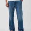 Kjøp blå, avslappede jeans med rett ben