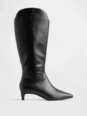 Knee-high støvler med lav hæl og spiss tå