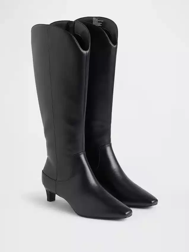 Knee-high støvler med lav hæl og spiss tå