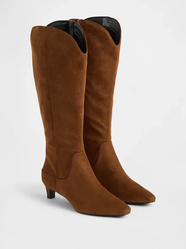 Knee-high støvler med lav hæl og spiss tå