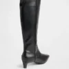 Knee-high støvler med lav hæl og spiss tå