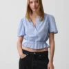 Kort peplum-top med knapper foran