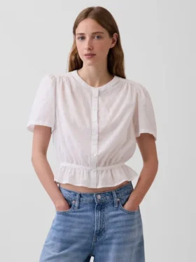 Kort peplum-top med knapper foran