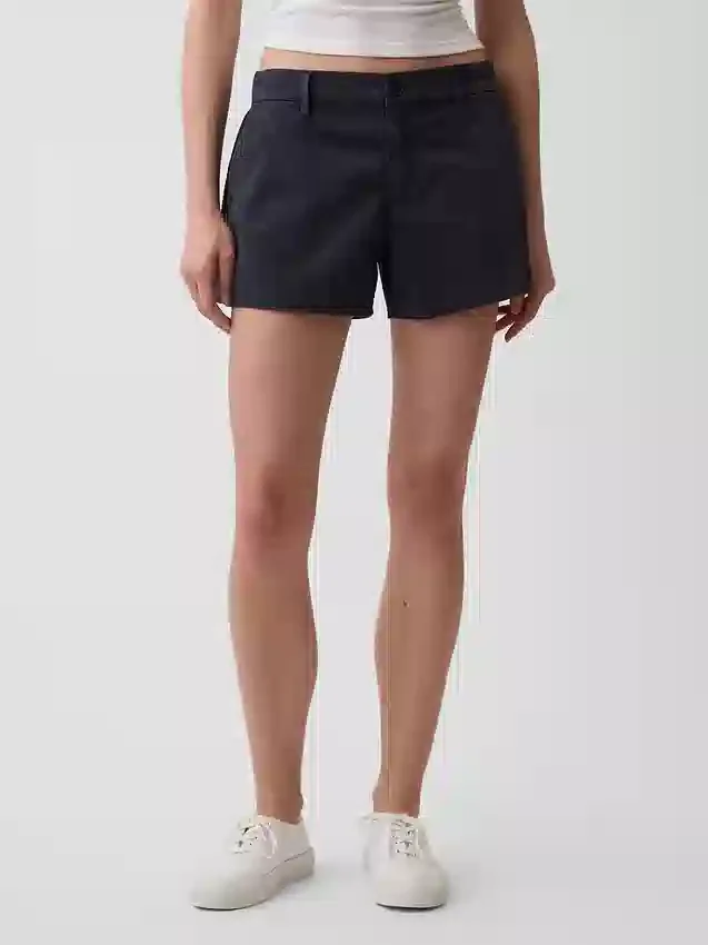 Kort Shorts i khaki med middels høy midje