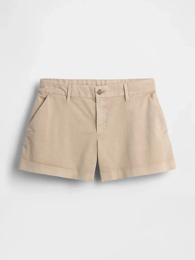 Kort Shorts i khaki med middels høy midje