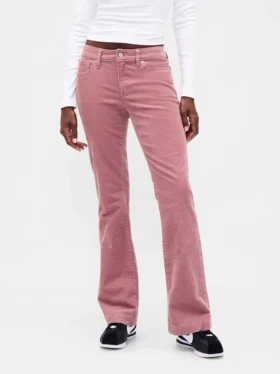 Lang og slank jeans i kordfløyel med lav midje