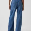 Lavt liv, ultramyke, løse 90-tallsjeans med «dolphin-hem»