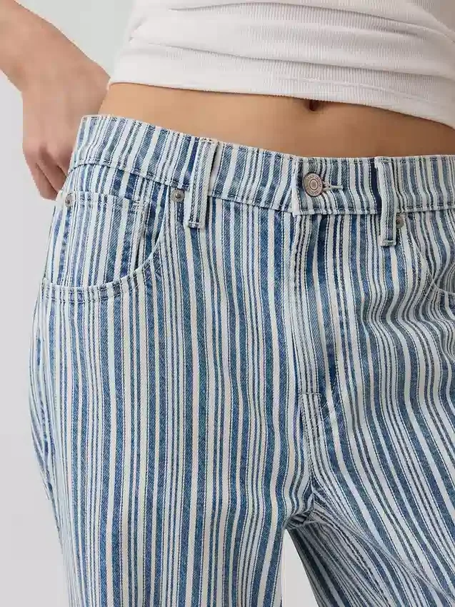 Lavt sittende, avslappet cropped-Jeans