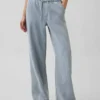Lavt sittende, ultramyke, løse Jeans i 90-tallsstil