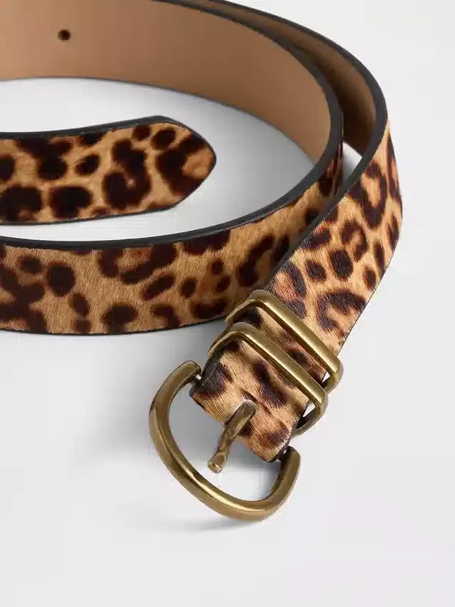 Leopardmønstret kalveskinnbelte