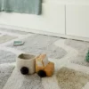 Lorena Canals sett med lekekurver i form av minilastebiler