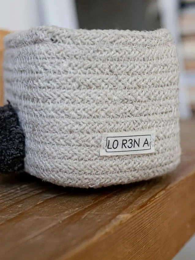 Lorena Canals sett med lekekurver i form av minilastebiler