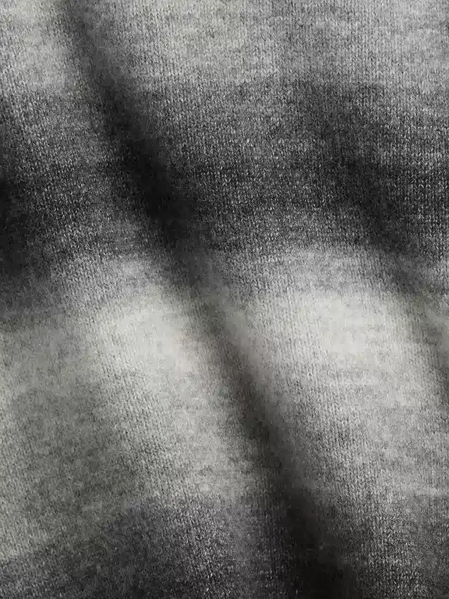 Løs sittende genser med rund hals og space-dye-effekt for barn