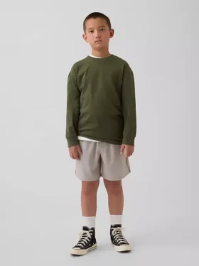 Løse, hurtigtørkende shorts for barn