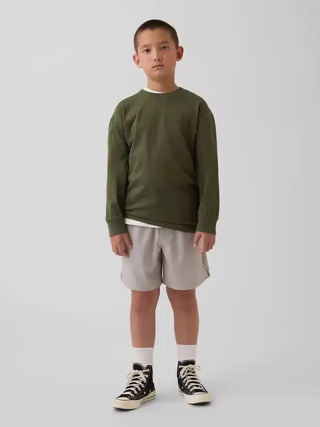 Løse, hurtigtørkende shorts for barn