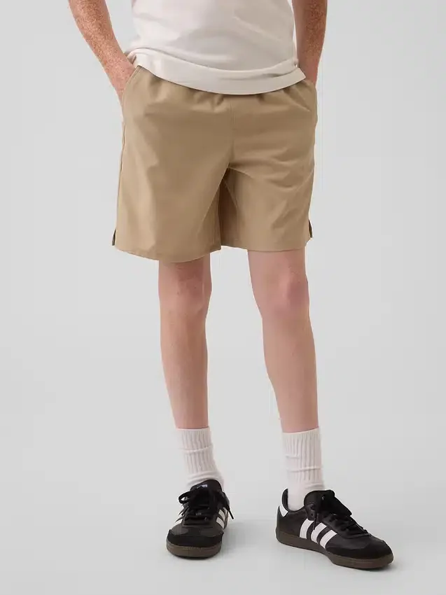 Løse, hurtigtørkende shorts for barn