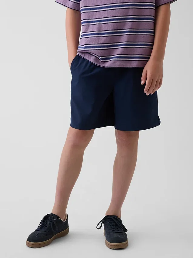 Løse, hurtigtørkende shorts for barn