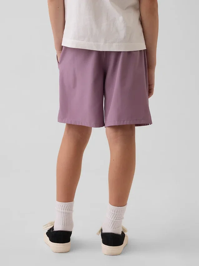 Løse, hurtigtørkende shorts for barn