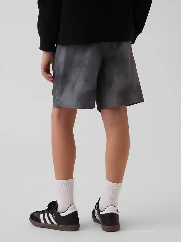 Løse, hurtigtørkende shorts for barn