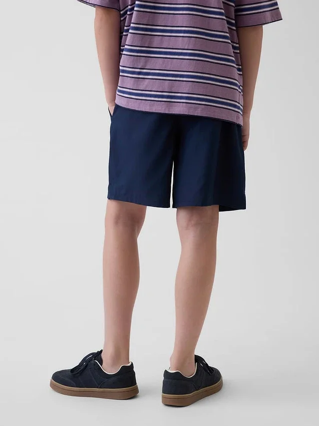 Løse, hurtigtørkende shorts for barn