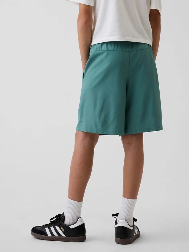 Løse, hurtigtørkende shorts for barn