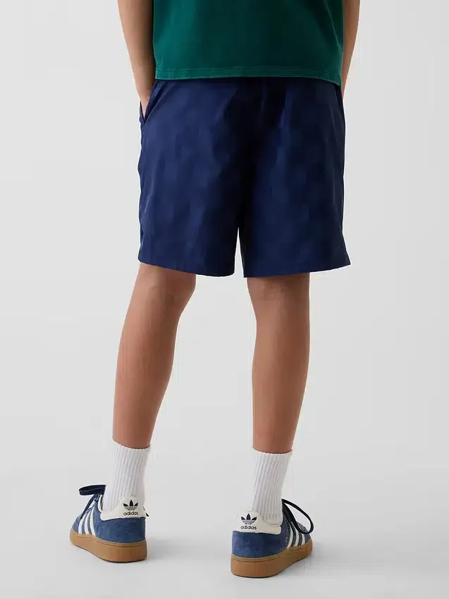 Løse, hurtigtørkende shorts for barn